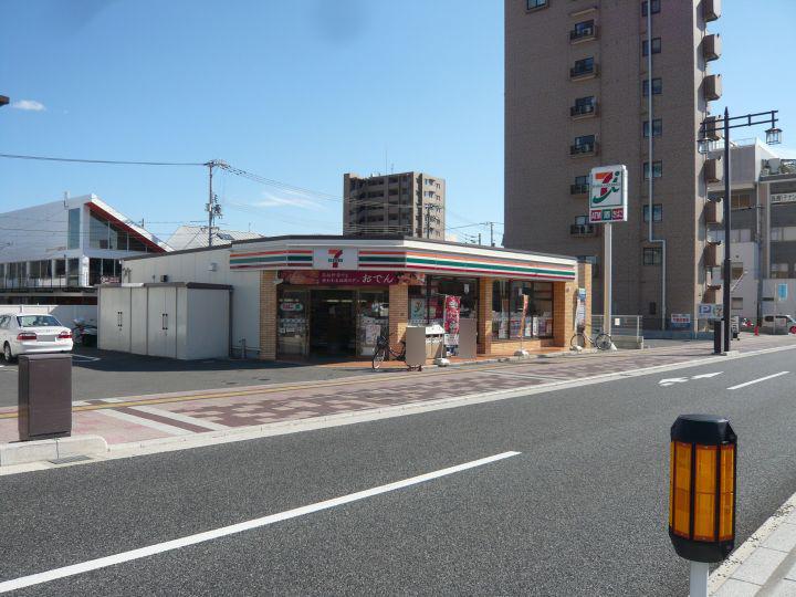 Convenience store. 591m to Seven-Eleven Hiroshima Danbara shop