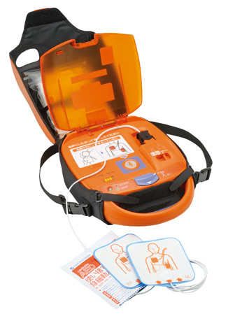 Common utility.  [Secom ・ AED Package service] Introduced the AED (automated external defibrillator) for lifesaving give an electric shock to the victim fell down in ventricular fibrillation.