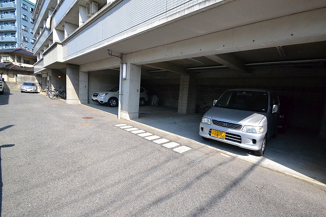 Parking lot.  ☆ It is also recommended for those of you have a car ☆