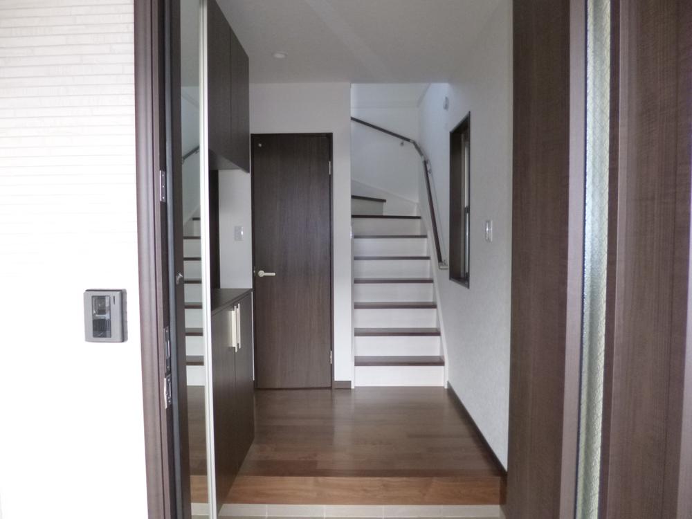 Entrance. (October 2013) Shooting