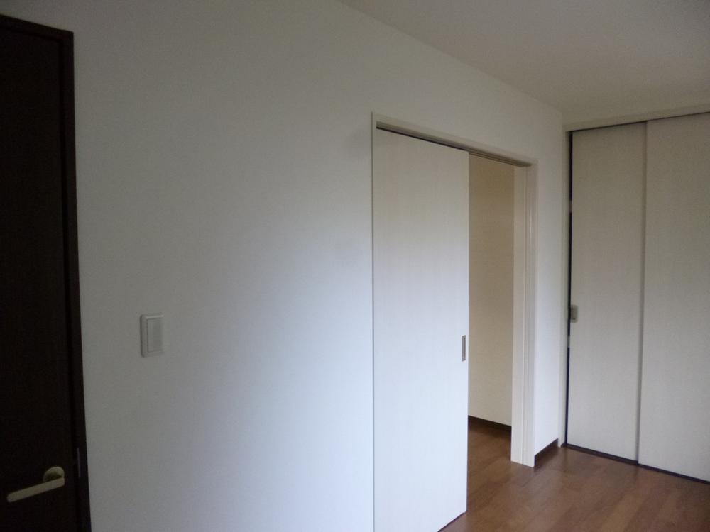 Non-living room. (October 2013) Shooting