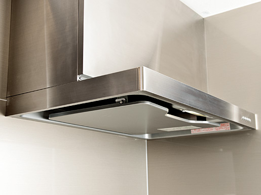 Kitchen.  [Stainless steel range hood] Was adopted easily enamel rectifying plate of care, Stylish range hood.