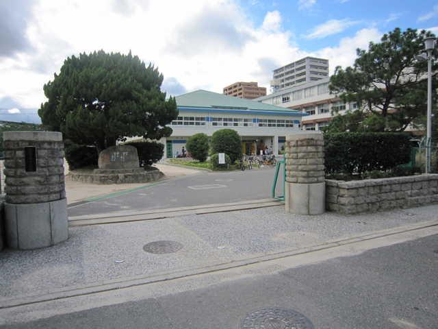 Primary school. 485m to Hiroshima Municipal Ujina Elementary School