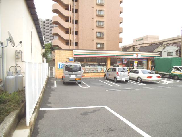 Convenience store. Seven-Eleven 81m to Hiroshima hospital Nishiten (convenience store)