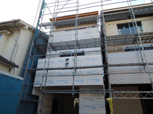 Local appearance photo. Local (10 May 2013) Shooting