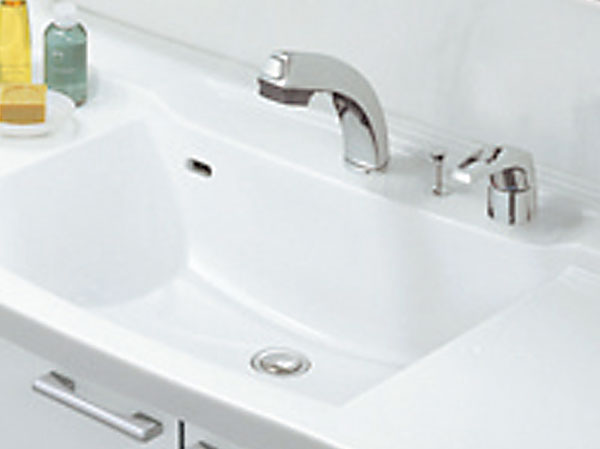 Bathing-wash room.  [Basin counter] Adopt a water stain removal performance is highly material to the top plate. Care is easy repels dirt. (Same specifications)