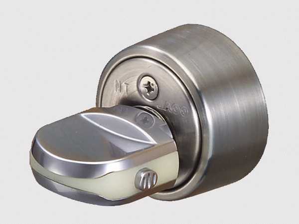 Security.  [Crime prevention thumb turn] Adopt a lock of security specifications as from the outside not turned the entrance door inside of the thumb. (Same specifications)