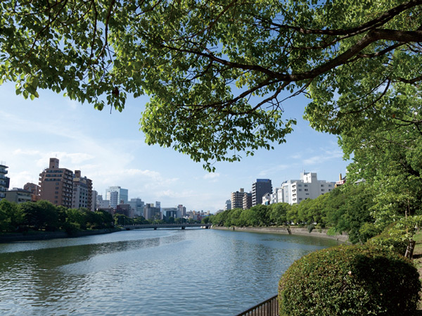 Surrounding environment. Honor the rich water Kyobashi River. Along the river, It extends a green landscape, It draws a beautiful landscape. If this cross the river, Immediately to Hatchobori (Kyobashi River promenade (1 minute walk / About 70m))