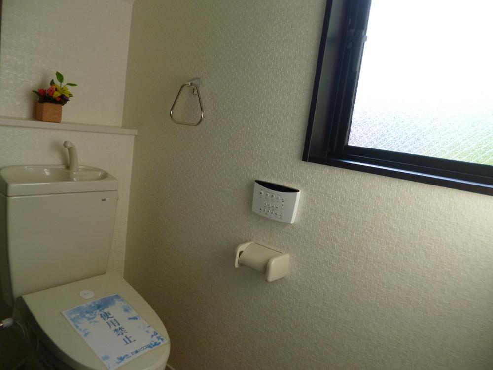 Toilet. (June 2013) Shooting