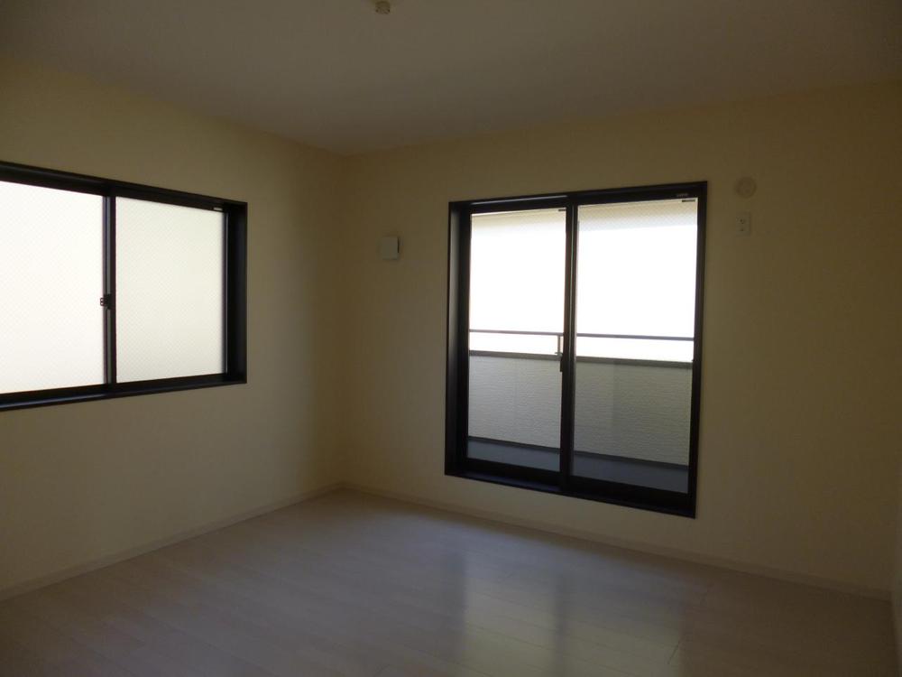 Non-living room. (June 2013) Shooting