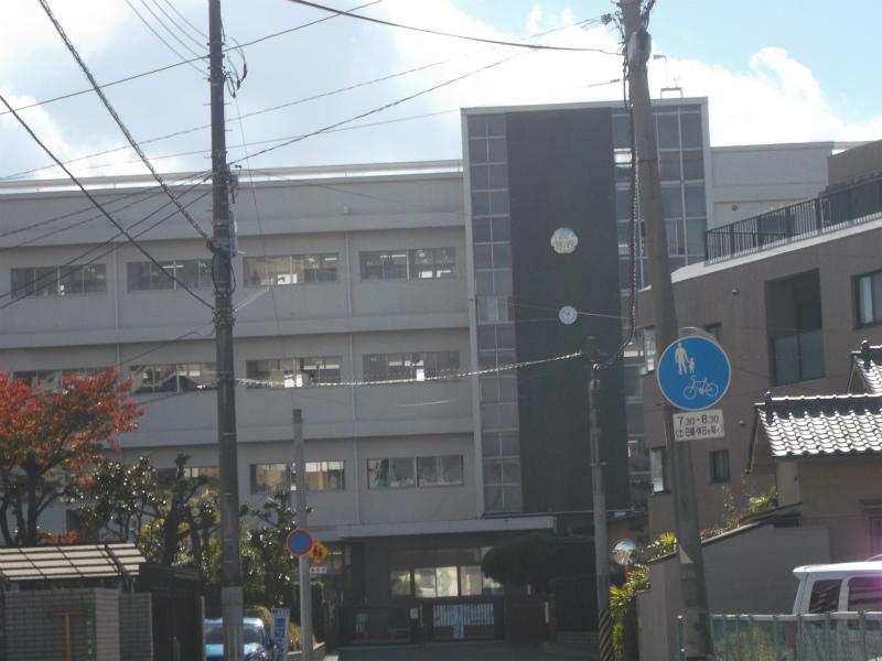 Primary school. 930m to Hiroshima Tatsumidori cho Elementary School