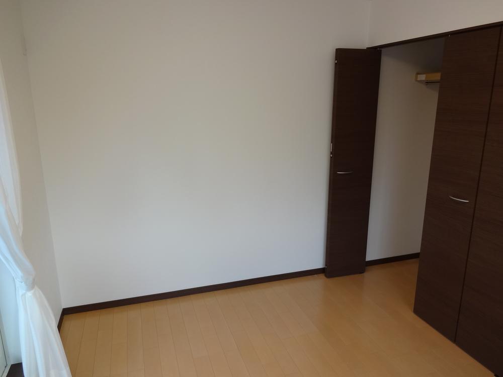 Non-living room. Indoor (12 May 2013) Shooting