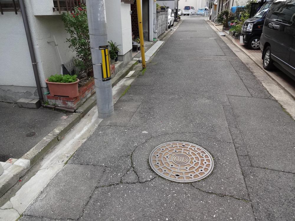 Local photos, including front road. Local (12 May 2013) Shooting