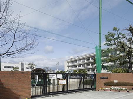 Primary school. 944m up to elementary school in Hiroshima Tatsunaka Island