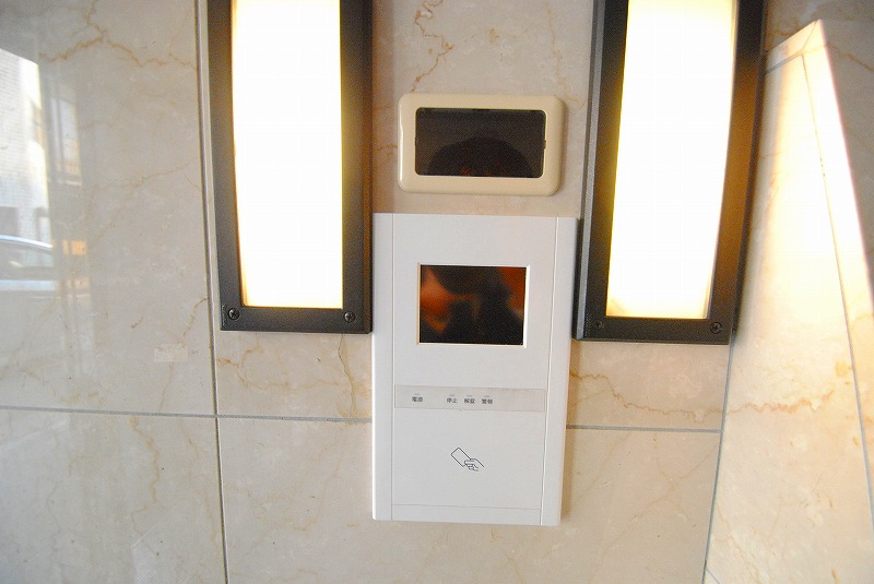 Security. With monitor intercom!