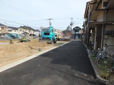 Local photos, including front road. October 4 shooting