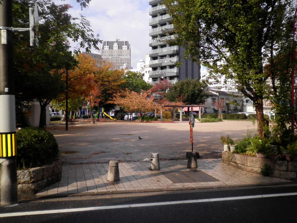 park. 100m until Hiratsuka park