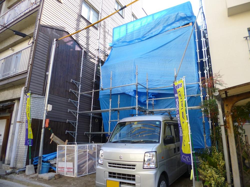 Local appearance photo. Local (12 May 2013) Shooting