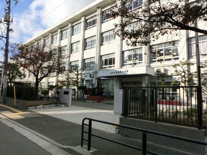 Primary school. 403m to Hiroshima Municipal Yoshijima Elementary School
