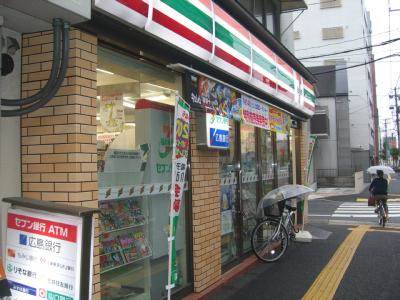 Convenience store. 211m to Seven-Eleven Sumiyoshi-cho (convenience store)