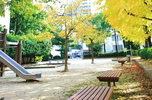 Walk to Kaminoboricho park 3 minutes, It is close to a 6-minute walk and the park to the Hashimoto-cho Park. Carefree child-rearing can be environment.
