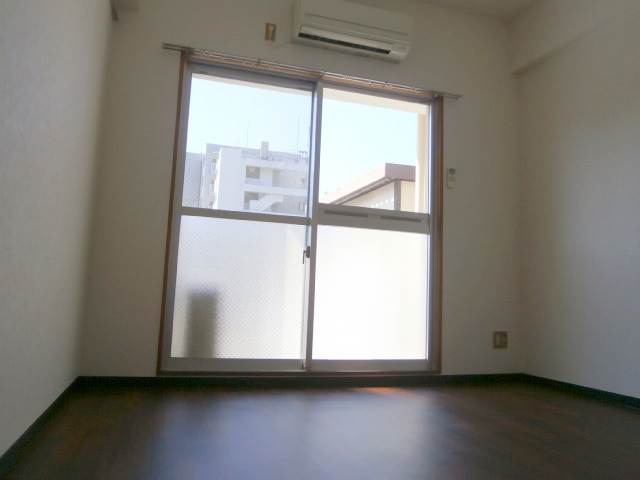 Other room space. Good room of feeling from the morning in the east direction to recommend point