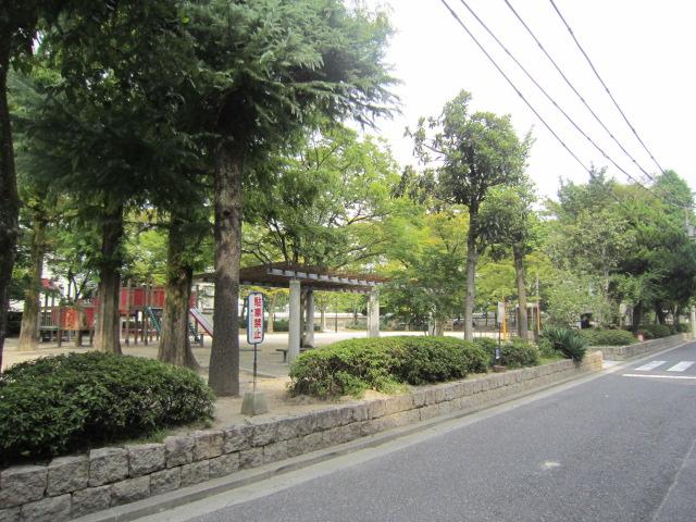 Other local. There is Sorasaya park near.
