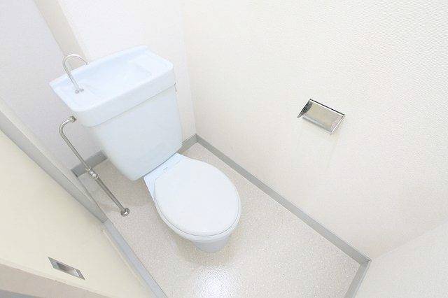 Toilet. Beautiful Western-style type ☆ Washlet negotiate.