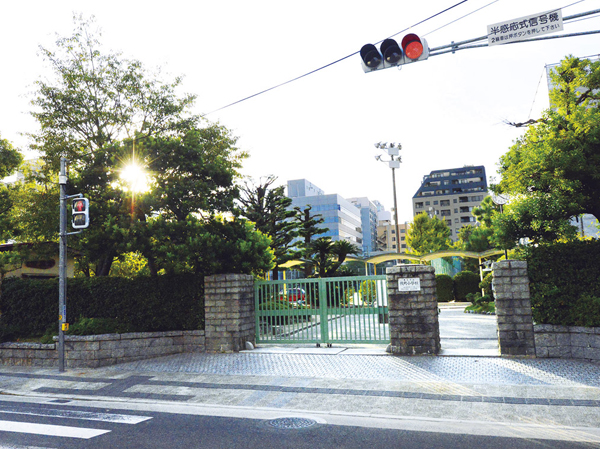 Surrounding environment. Hiroshima Tatsunobori the town elementary school (about 220m / A 3-minute walk)