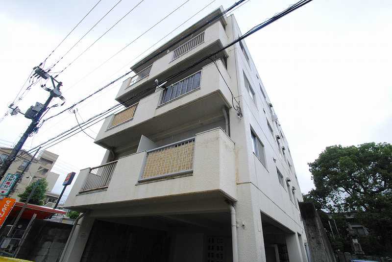 Building appearance. It is the apartment of all rooms Corner Room.