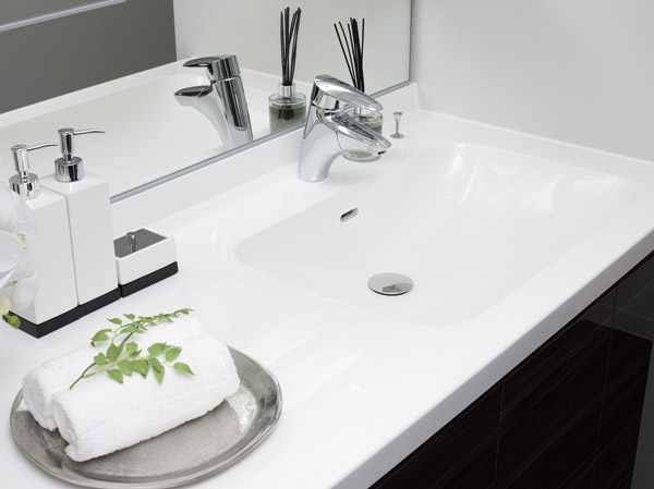 Bathing-wash room.  [counter] Adopt a seamless bowl heck counter. Flange and is a gap in the water stain or dust accumulate difficult to design between the bowl.