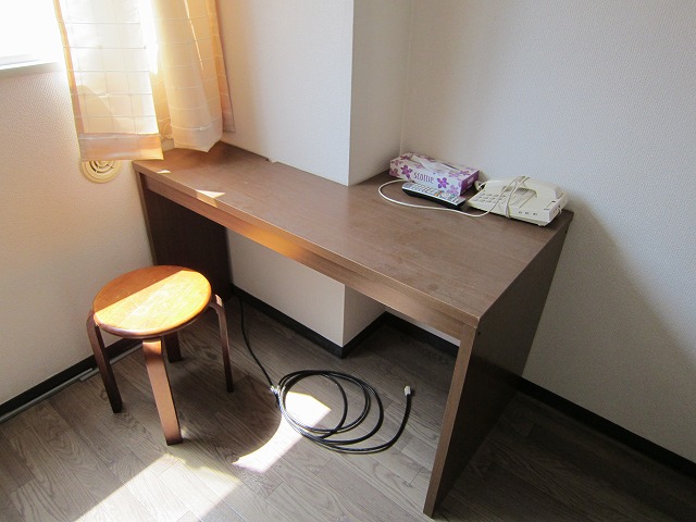 Other room space. There is a desk ・ No jewels.