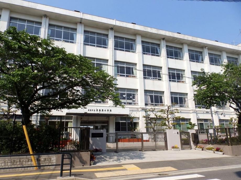 Primary school. Yoshijimahigashi until elementary school 726m