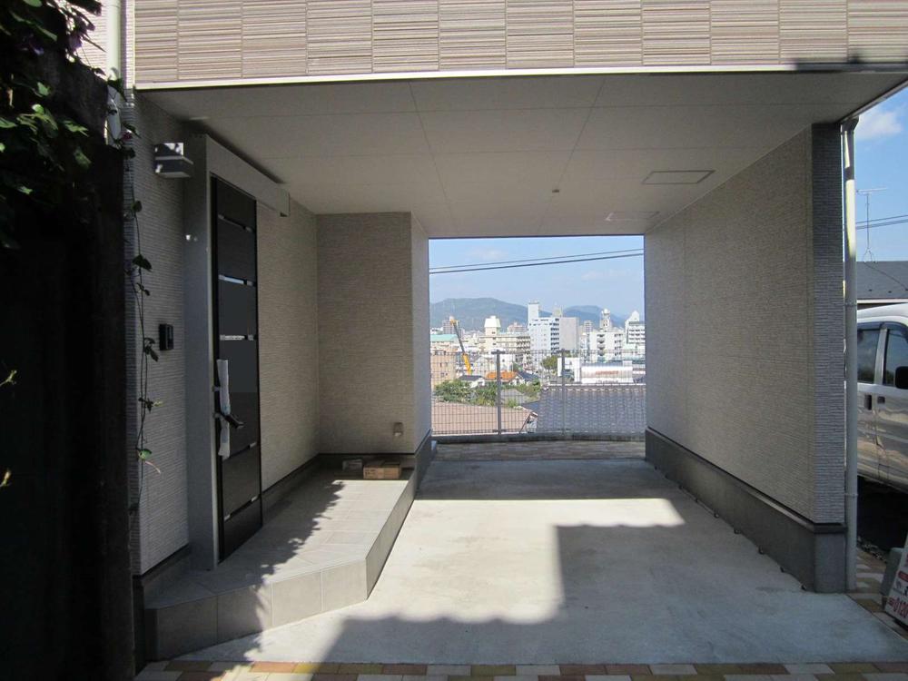 Parking lot. (October 2012) Shooting