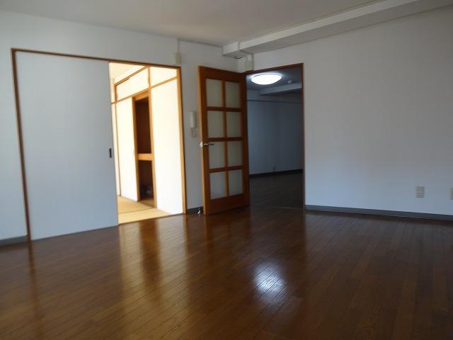 Other introspection. Spacious space Combined with the Japanese-style room