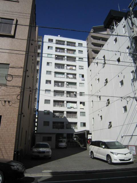 Other local. It is the appearance of the apartment south