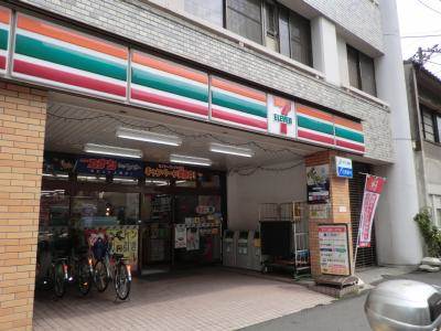 Convenience store. Seven-Eleven Jizo-dori up (convenience store) 117m