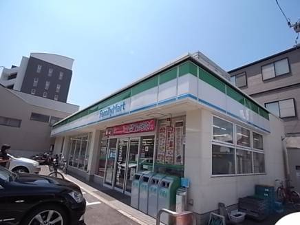 Convenience store. 123m to FamilyMart Yoshijima the town store (convenience store)