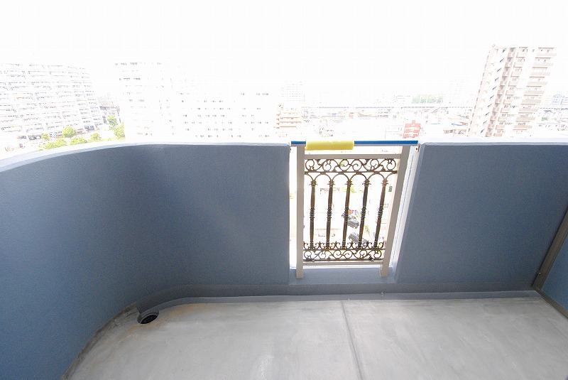 Balcony. This apartment is located in a good location of Hakushima
