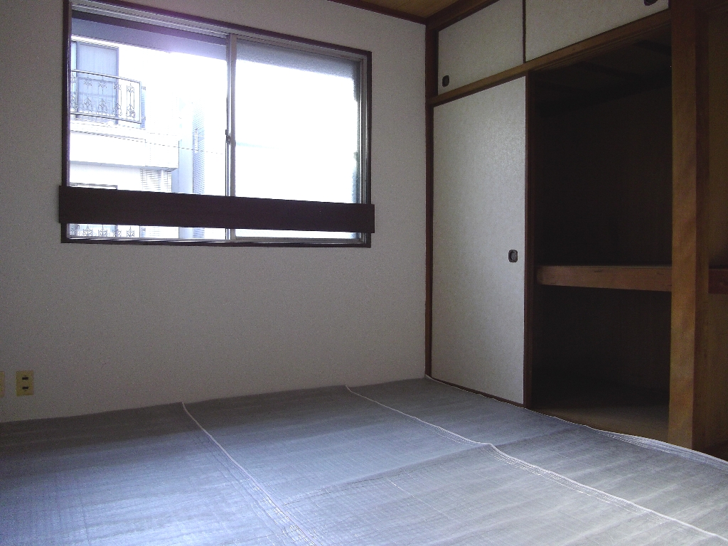 Living and room. For preventing contamination on the tatami, We spread a sheet