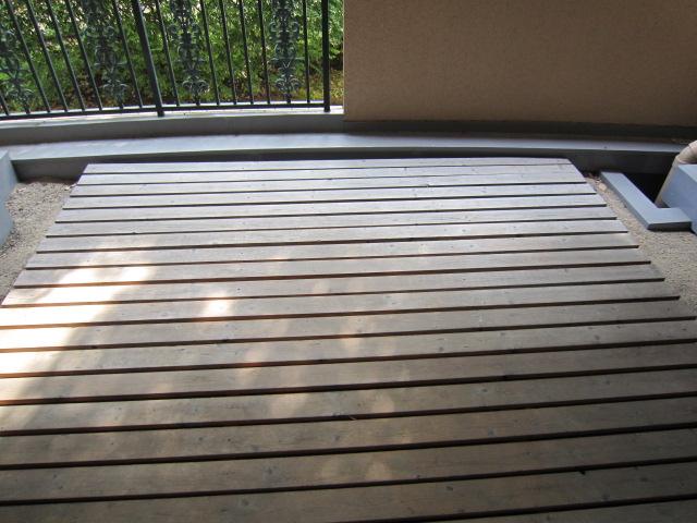 Other introspection. It is a wood deck.
