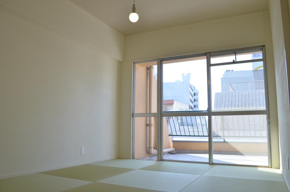 Non-living room. There is also a Japanese-style tatami, Guests Nonpiri.