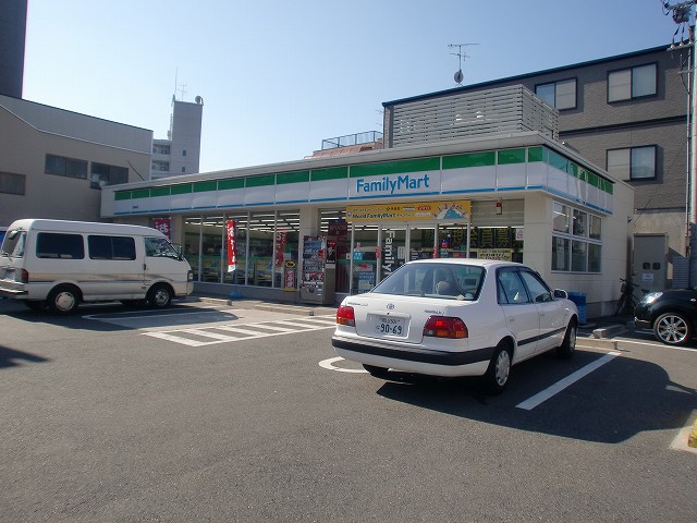 Convenience store. FamilyMart Yoshijimanishi 2-chome store up (convenience store) 614m