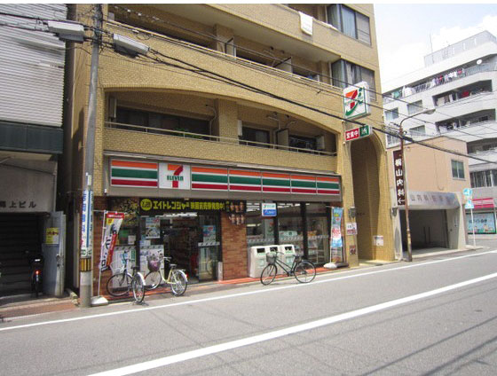 Convenience store. Seven-Eleven Tokashi store up (convenience store) 204m