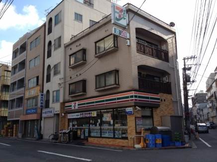 Convenience store. 249m to Seven-Eleven (convenience store)