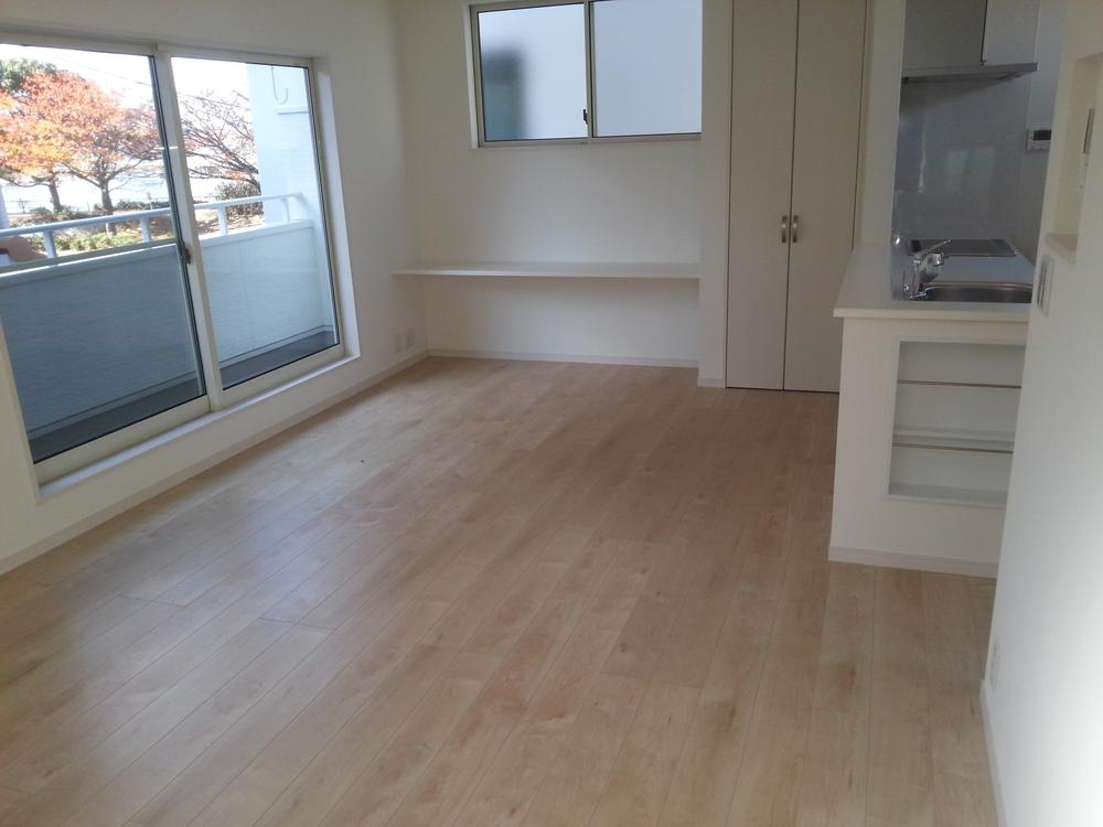 Living. Local (11 May 2013) Shooting