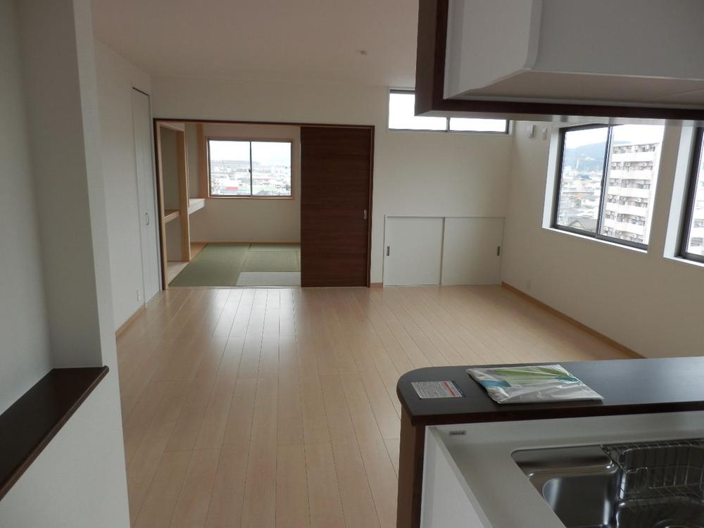 Same specifications photos (living)