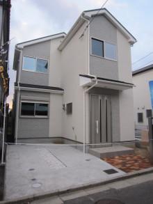 Same specifications photos (appearance). But it is just now under construction, You can look at the model house of the same specification. Please feel free to contact us.  082-254-1400 is. 