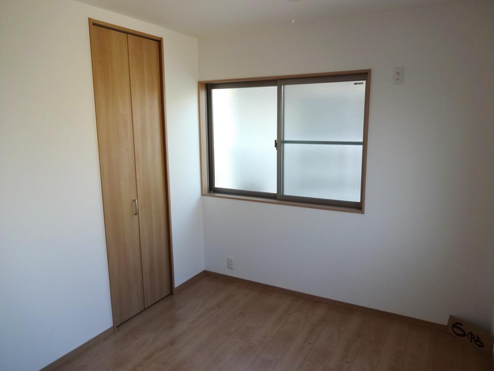 Non-living room. Indoor (11 May 2013) Shooting