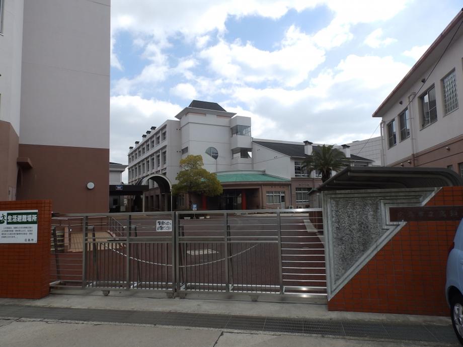 Primary school. 442m to Hiroshima City Takasu Elementary School